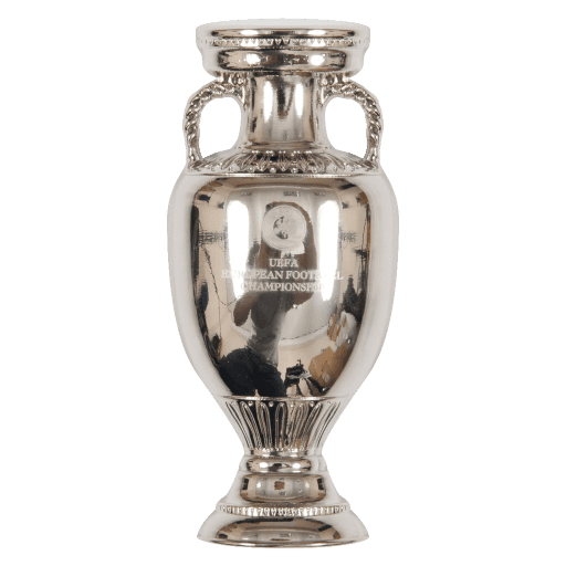 Cut-out of the silver European Championship trophy